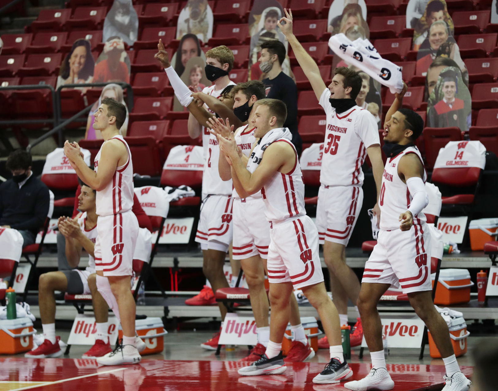 Badgers 82, Phoenix 42